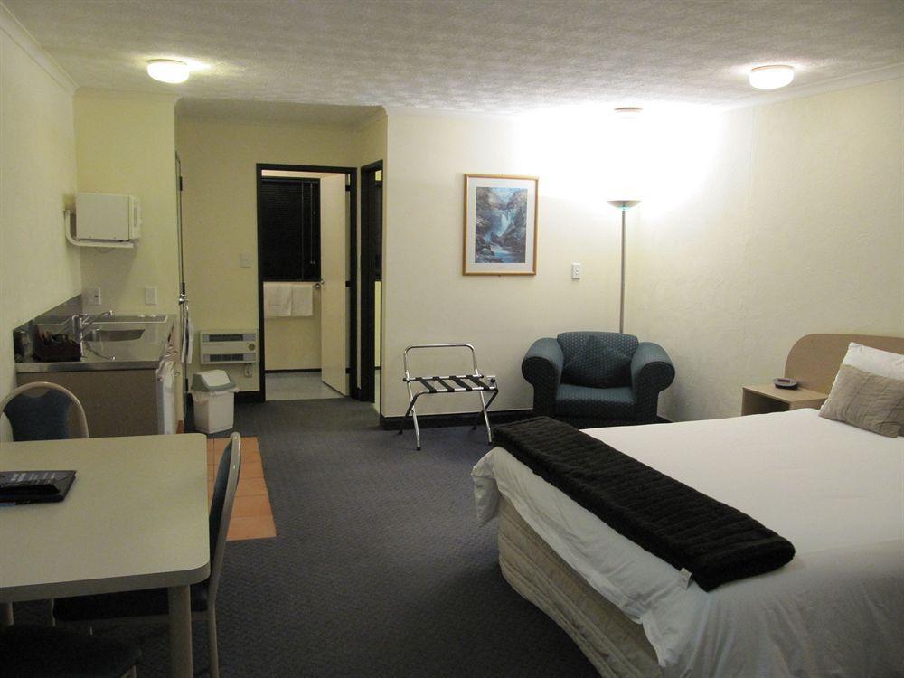 Palm City Motor Inn Нейпир Экстерьер фото