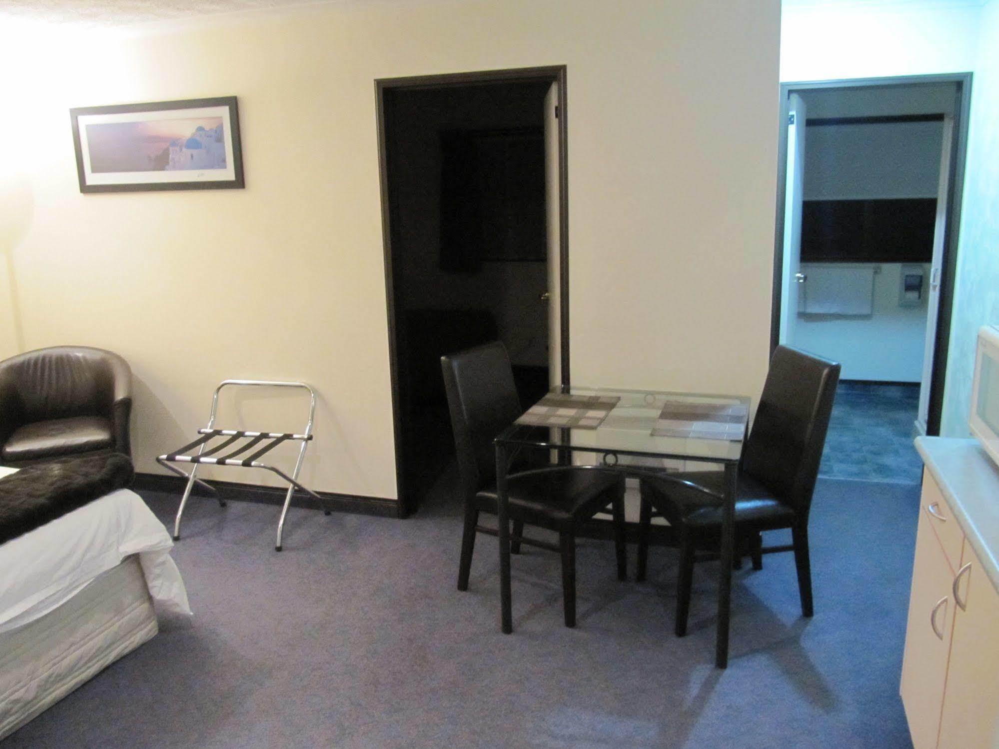 Palm City Motor Inn Нейпир Экстерьер фото