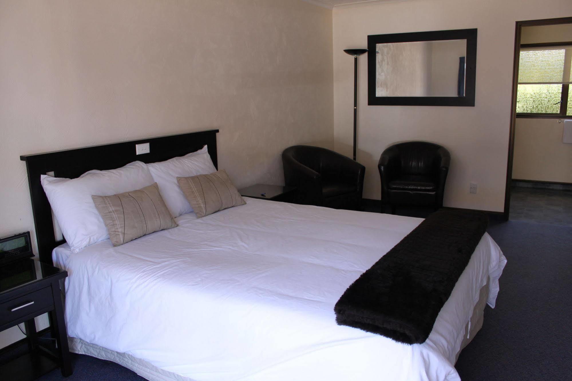 Palm City Motor Inn Нейпир Экстерьер фото